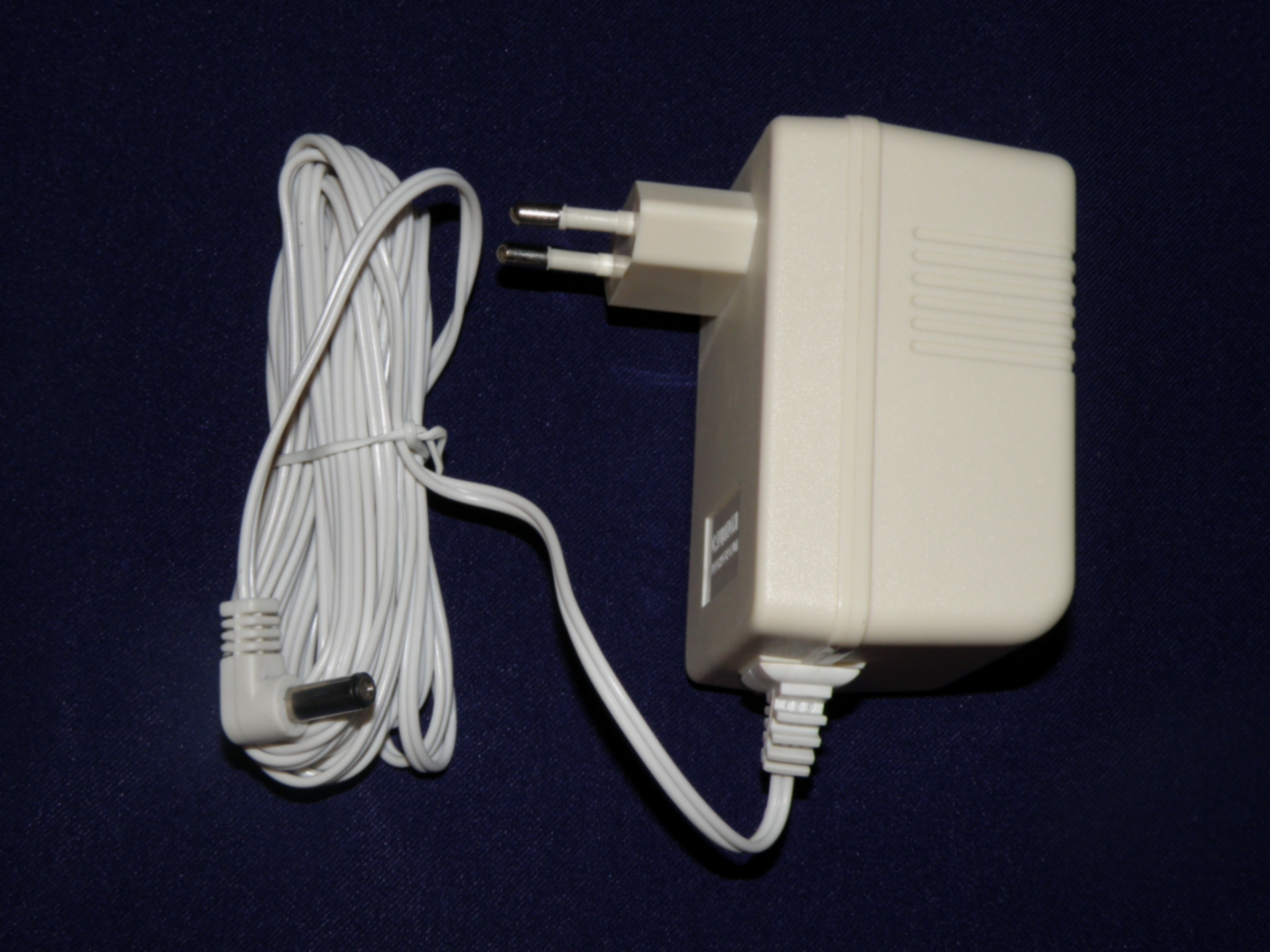 220V/50Hz 12VDC 1A Power Adapter for Electric Curtain Rods - Click Image to Close